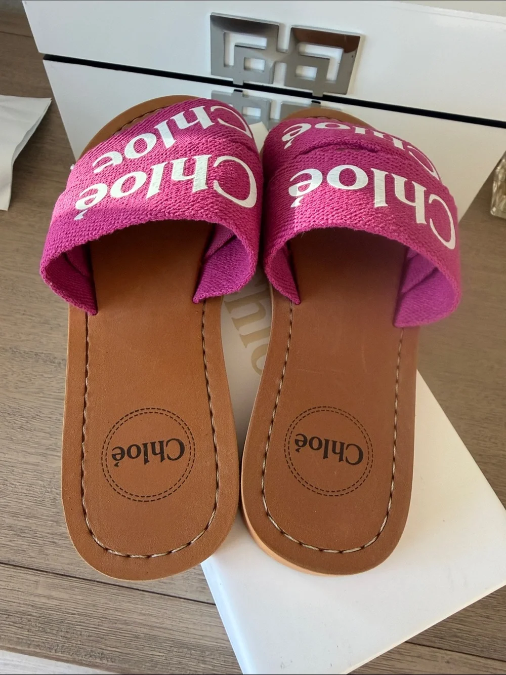 Chloe Giel Kids Pink Logo Slide Sandals size 33
